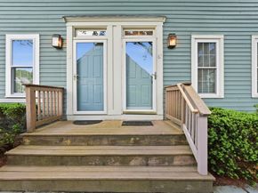 63 Brookdale Cir 63, Shrewsbury MA 01545