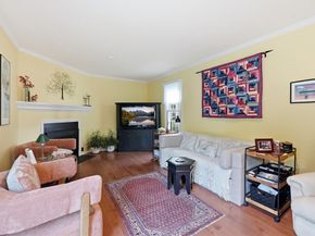 63 Brookdale Cir 63, Shrewsbury MA 01545