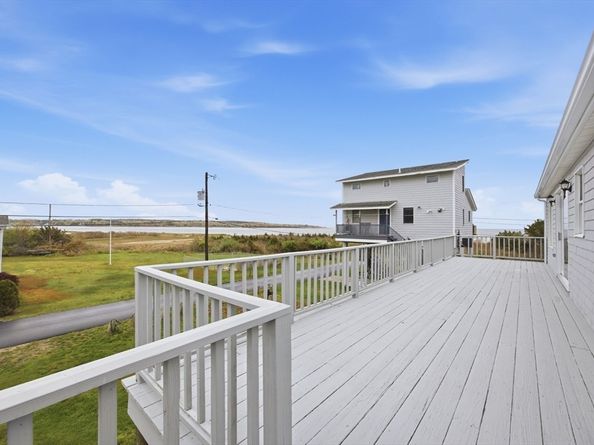 192 Swifts Beach Road, Wareham MA 02571