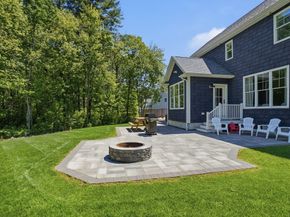 1 Park Ln, Mattapoisett MA 02739