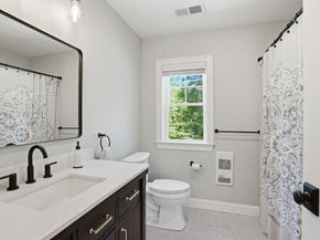 1 Park Ln, Mattapoisett MA 02739