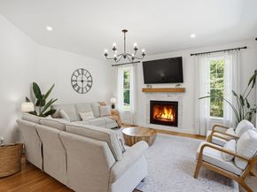 1 Park Ln, Mattapoisett MA 02739