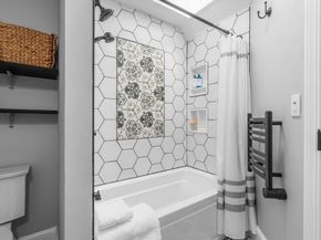 2R Dearborn, Salem MA 01970