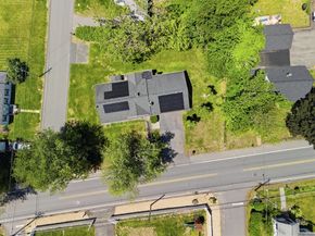 297 Whalom Rd, Lunenburg MA 01462