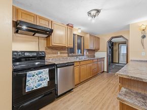 297 Whalom Rd, Lunenburg MA 01462