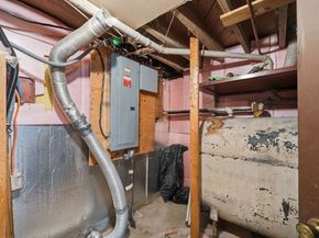 297 Whalom Rd, Lunenburg MA 01462