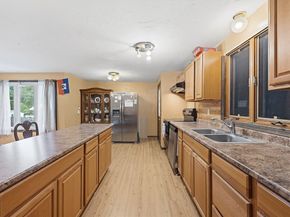 297 Whalom Rd, Lunenburg MA 01462