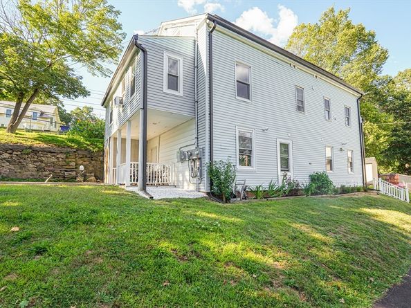 621 Main St, Sturbridge MA 01566