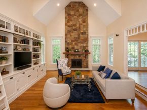 17 Saddle Ln, Hanover MA 02339