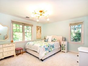 17 Saddle Ln, Hanover MA 02339