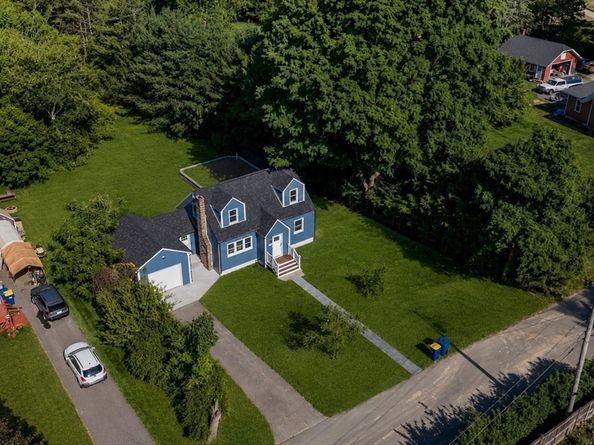 98 Hobart St, East Bridgewater MA 02333