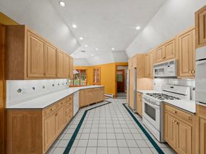 89 North St, Topsfield MA 01983