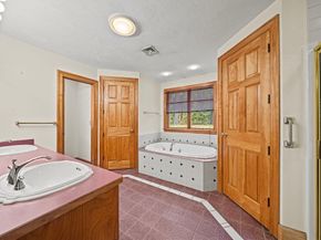 89 North St, Topsfield MA 01983