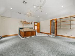 89 North St, Topsfield MA 01983