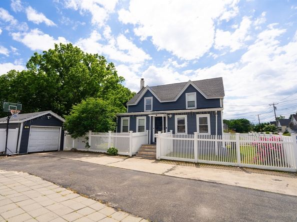 78 West St, Randolph MA 02368