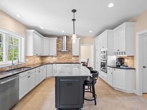 3 Notch Dr, Westford MA 01886