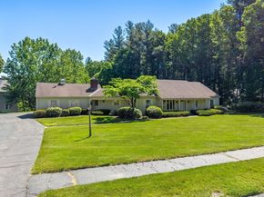 37 Driftwood Dr, Holden MA 01520
