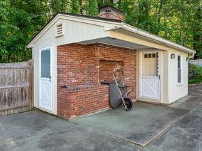 37 Driftwood Dr, Holden MA 01520