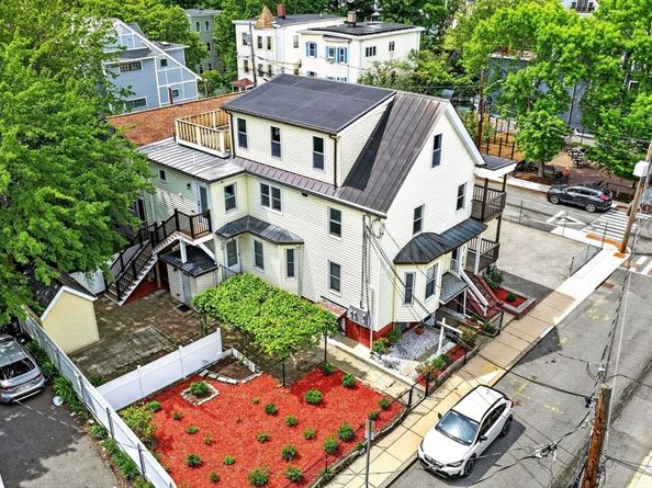 29 Hanson St, Somerville MA 02143