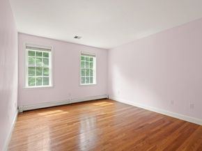 5 Winchester Rd, Medway MA 02053