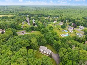 5 Winchester Rd, Medway MA 02053