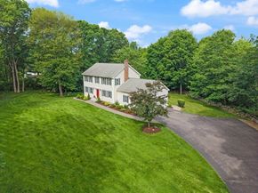 5 Winchester Rd, Medway MA 02053