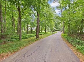 5 Winchester Rd, Medway MA 02053