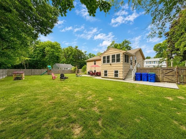 174 Damon Rd, Rockland MA 02370
