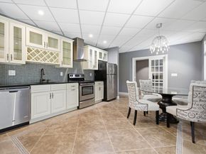 8 Janice Ave, North Reading MA 01864