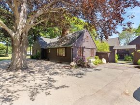69 Dolliver Neck Rd, Gloucester MA 01930