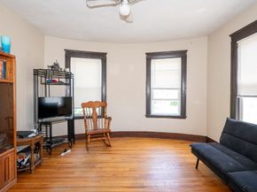 126 Sterling St, Worcester MA 01610