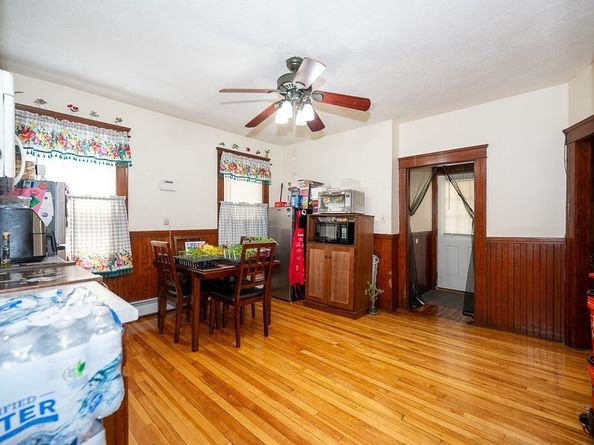 126 Sterling St, Worcester MA 01610