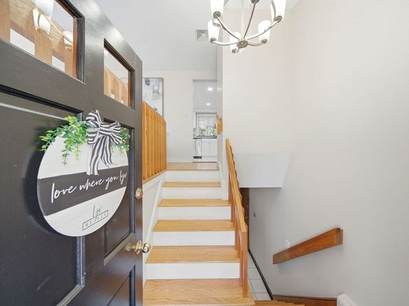 10 Richardson Cir, Saugus MA 01906