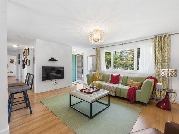 12 Parsons Terrace, Dedham MA 02026