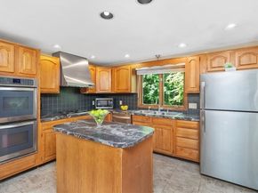 83 Tanglewood Dr, Stoughton MA 02072