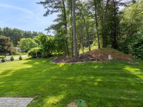 18 Hearthstone Cir, Wayland MA 01778