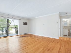 209 Riverview Ave 5, Newton MA 02466