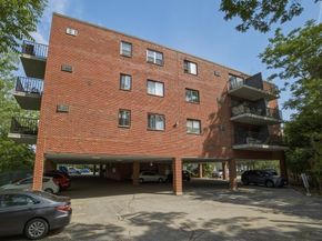 209 Riverview Ave 5, Newton MA 02466