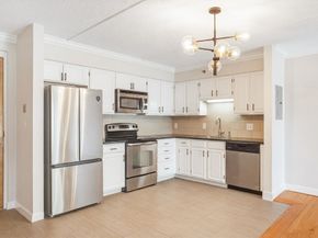209 Riverview Ave 5, Newton MA 02466