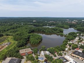 209 Riverview Ave 5, Newton MA 02466