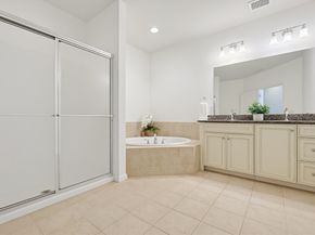 15 Morgan Dr 205, Natick MA 01760