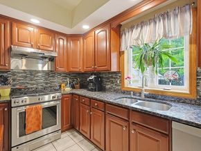 10 Amanda Street, Middleboro MA 02346