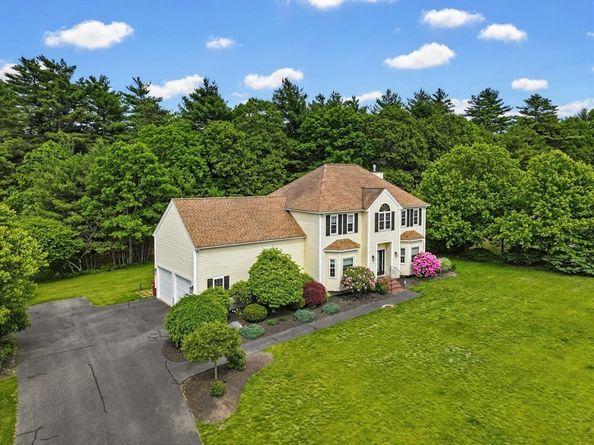 10 Amanda Street, Middleboro MA 02346