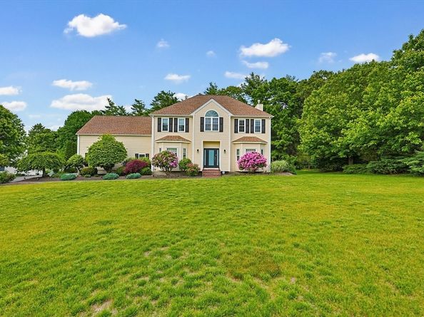 10 Amanda Street, Middleboro MA 02346