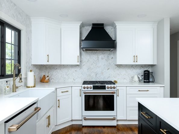 21 Round Table Road, Shrewsbury MA 01545