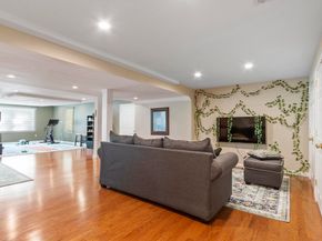 218 Stearns Rd, Marlborough MA 01752