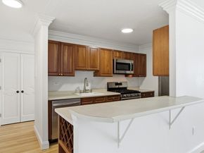 6 Whittier Place 17D, Boston MA 02114