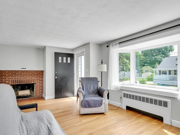 6 Fairview Ter, Woburn MA 01801