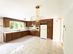 5 Albemarle Rd, Norwood MA 02062