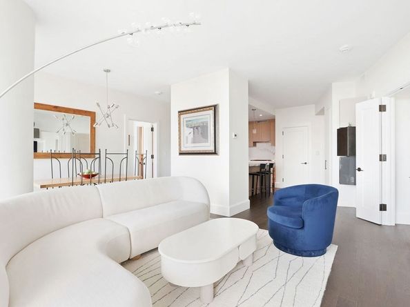 430 Stuart St 25H, Boston MA 02116